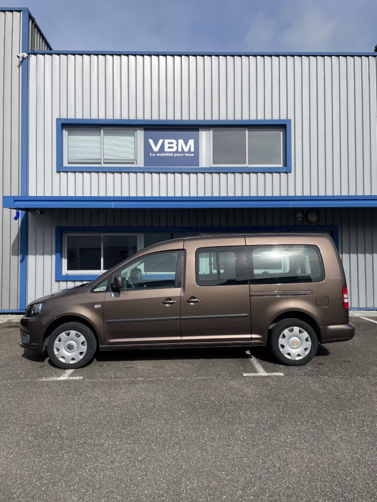 VBM : Vu coté gauche Volkswagen Caddy Maxi TPMR 5+1