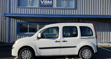 VBM : RENAULT KANGOO TPMR VUE DE COTE GAUCHE