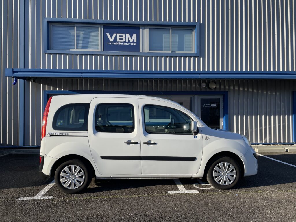 VBM : RENAULT KANGOO TPMR VUE COTE DROIT