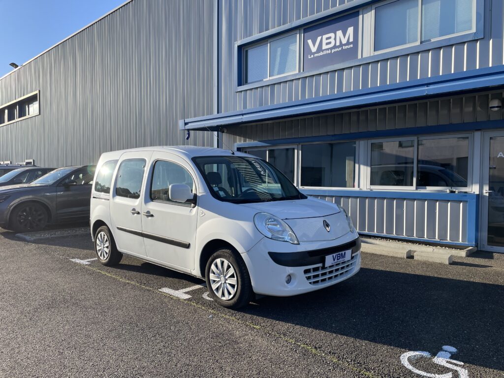 VBM : RENAULT KANGOO TPMR VUE TROIS QUART AVANT